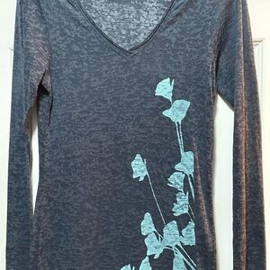 Boutique long sleeve tee